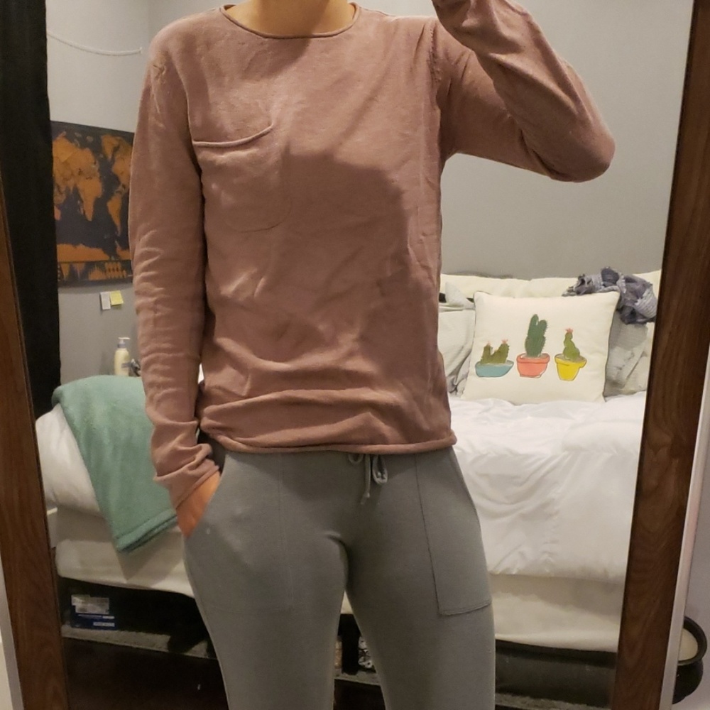 Lightweight Sweater w Pocket